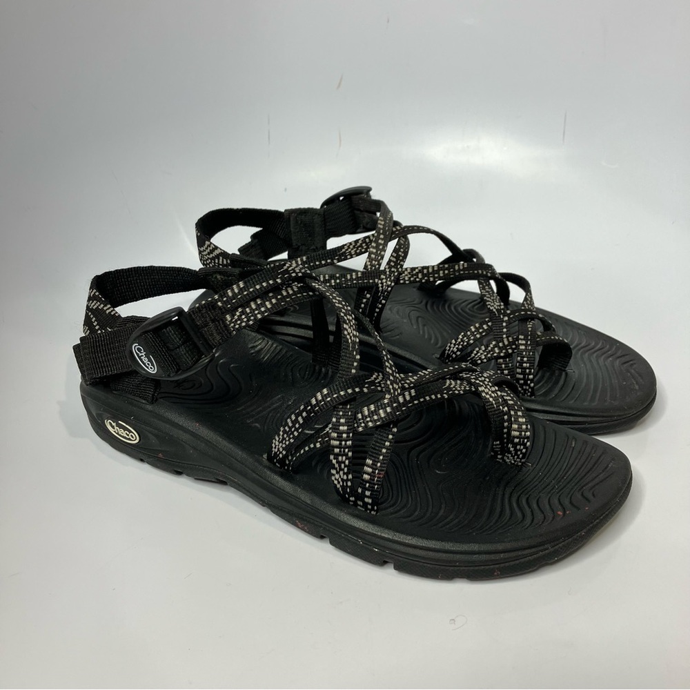 Chaco Zvolv x 2 sandals black & white size‎ 9